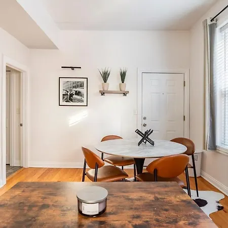 Cozy 2 Bedroom 1 Ba Flat Just 10 Mins From Downtown Chicago Room photo